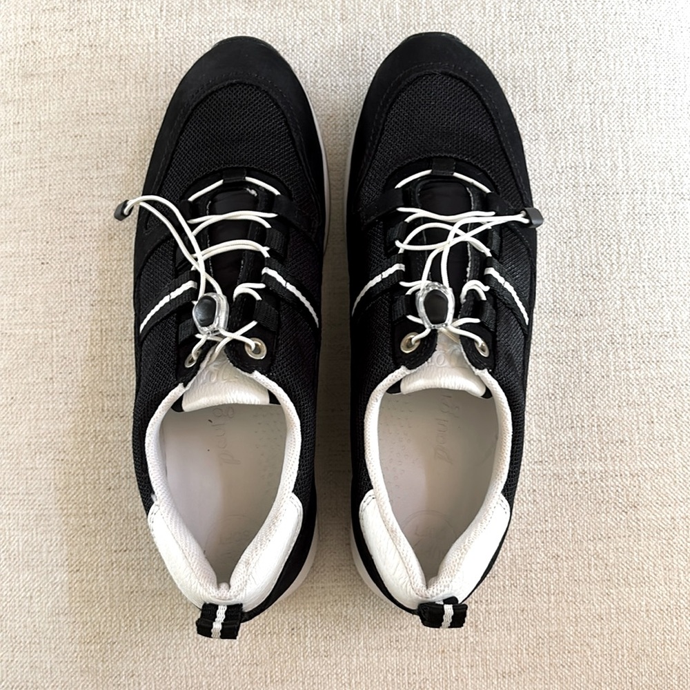 Paul Green Ivanna Jupiter Sneakers. Black. Size 8. NWT.